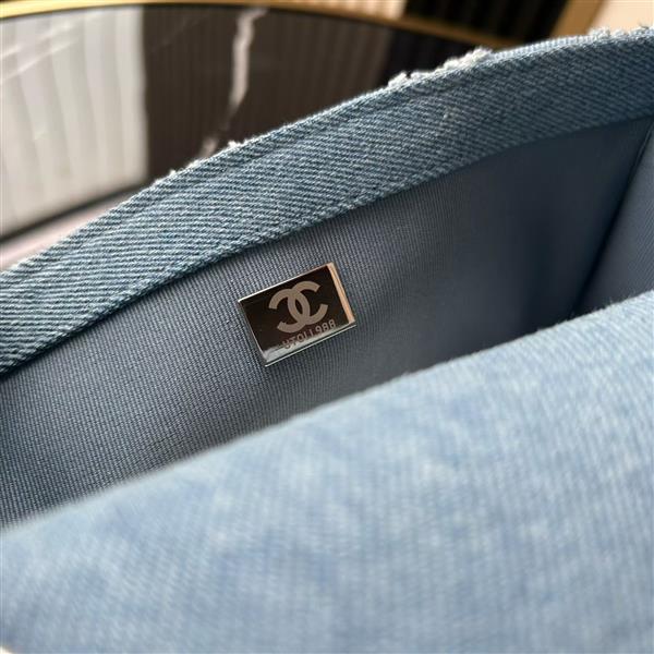 2026127205655616 650